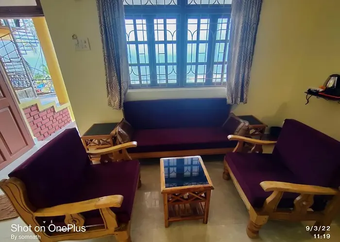 Beach hotel: Alcove Resort Vagator