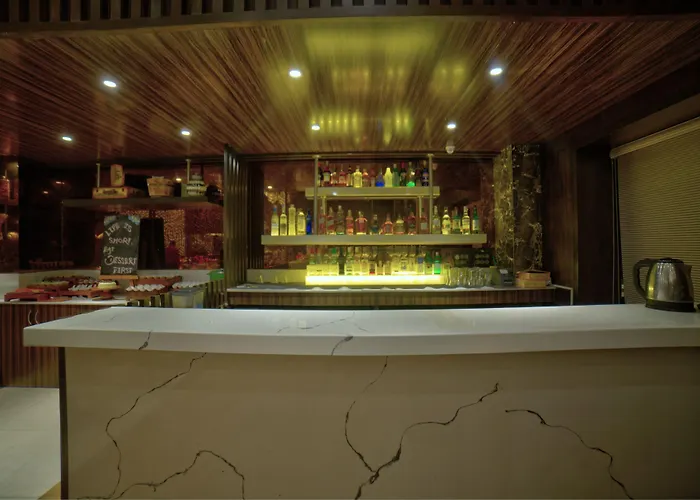 Hotels with pool Goldfinch Mumbai