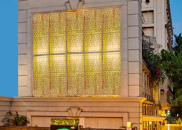 Hotels with pool Goldfinch Mumbai