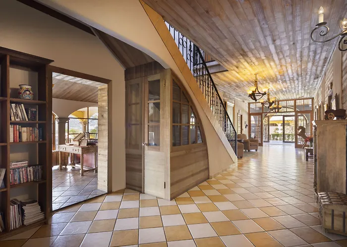Los Establos Boutique Resort
