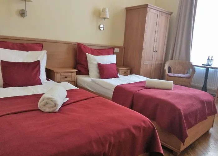 3 star hotels Merlin