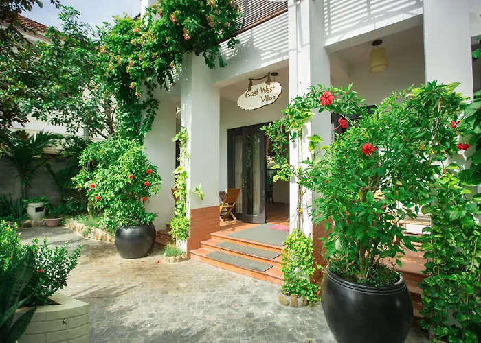 Private Villa: East West Villa
