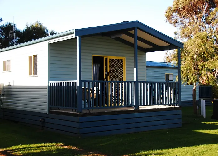Hotel with pool: Big4 Port Fairy Holiday Park