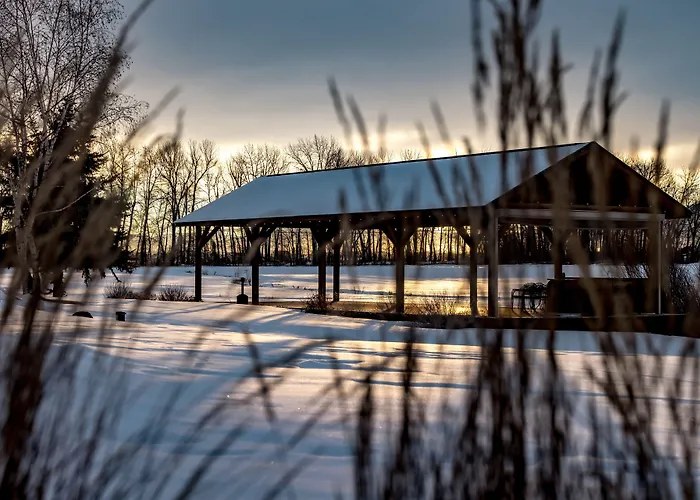Private Villa: Gallatin River Lodge