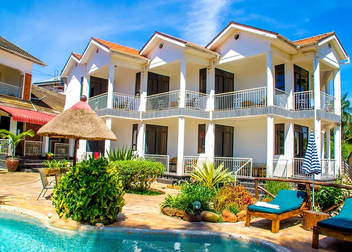 2 Friends Beach Hotel