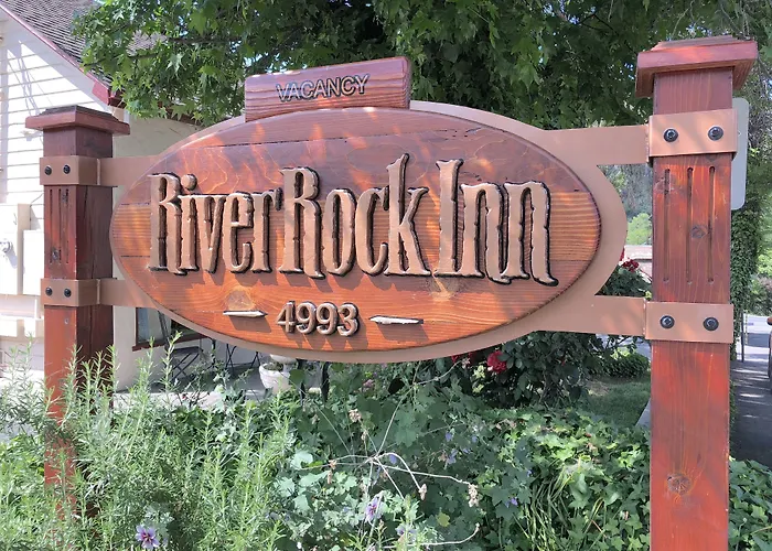 3 star hotel: River Rock Inn