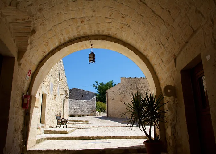 Villa con piscina: Relais Cimillà B&B
