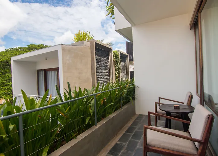 Hotels With Four Stars Apsara Residence