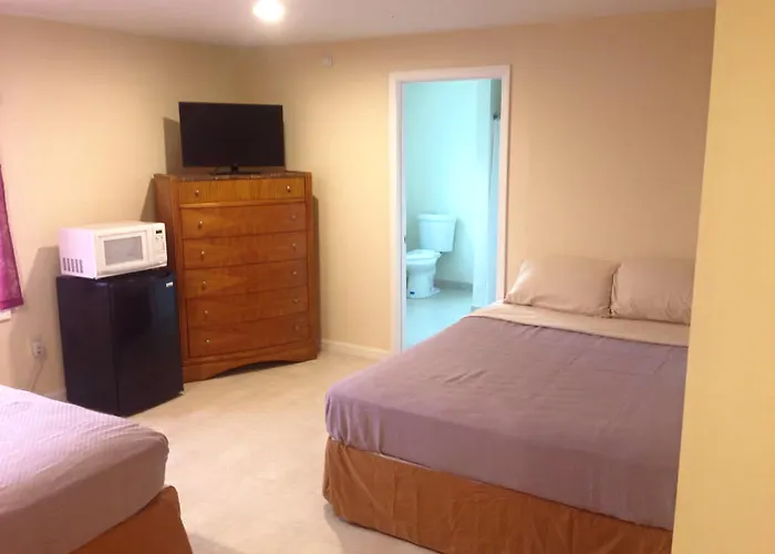 Motel: Misquamicut Beach Front Inn