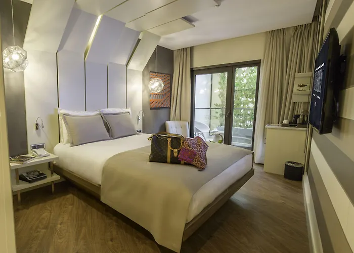 Resort: Maroon Hotel Pera