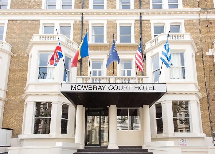 Pet Friendly hotel: Mowbray Court Hotel
