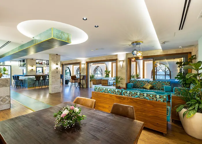 Ramada Olivie Nazareth