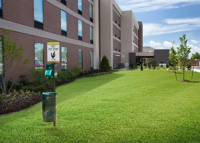 Pet Friendly hotel: Home2 Suites By Hilton Chicago Schaumburg