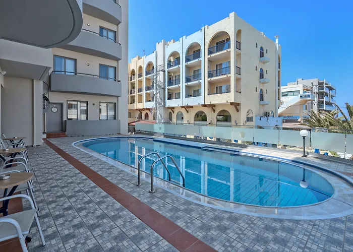 Cheap hotels Icarus Suites & Apartments By "Lefkoniko"
