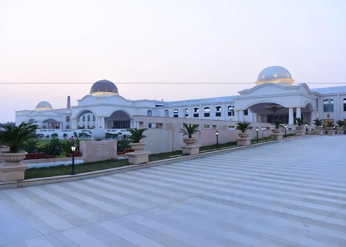 Ramada By Wyndham Lucknow Hotel And Convention Center