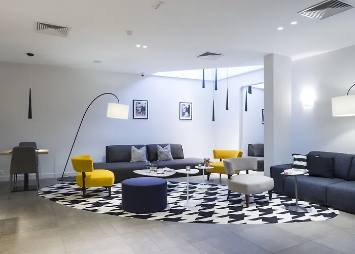 Livris Hotel