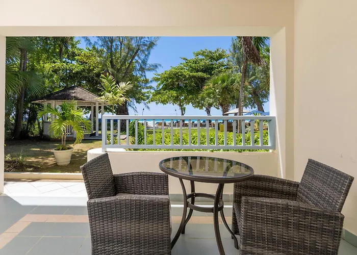 Savannah Beach Club Hotel