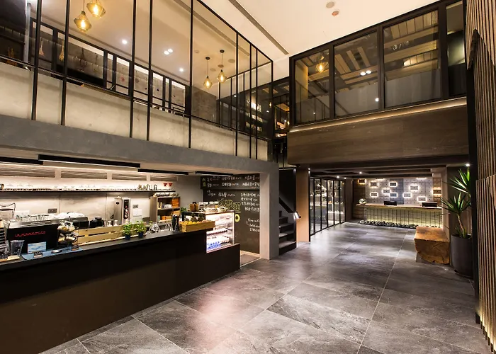 Central hotel: Hotel East Taipei