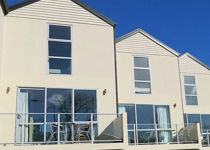 Apartments Merivale s