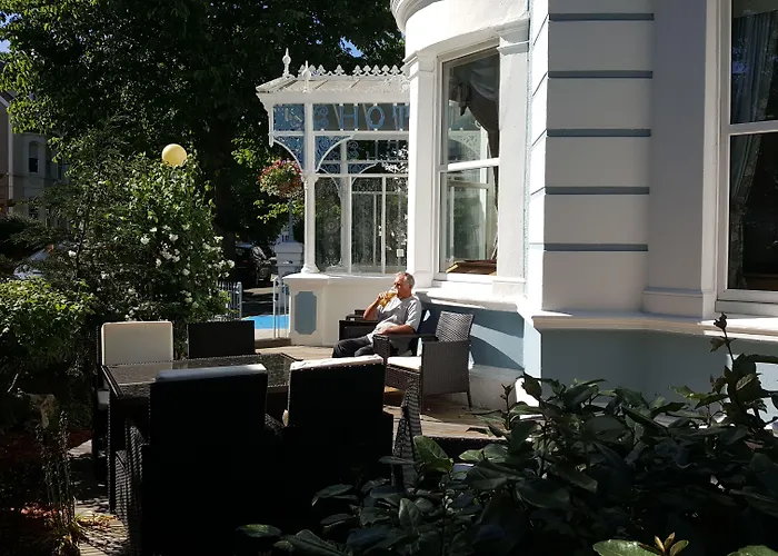 Resort: Evans Hotel