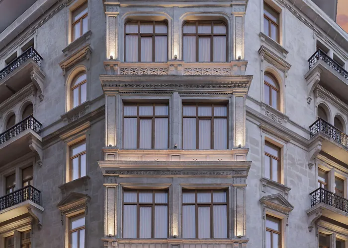 Akka Lush Taksim