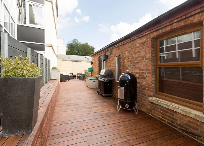 Spacious 4 Bedroom Apartment In Oxford City Centre, Near Colleges & Botanical Gardens