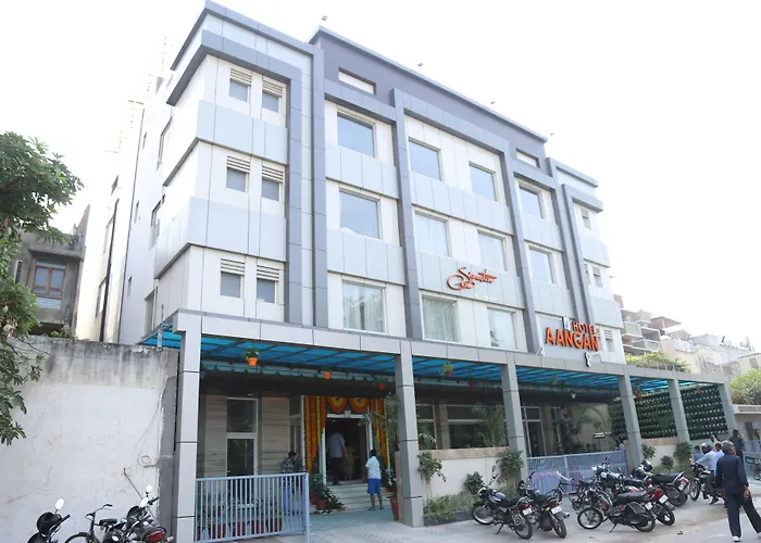 Central hotel: Hotel Aangan