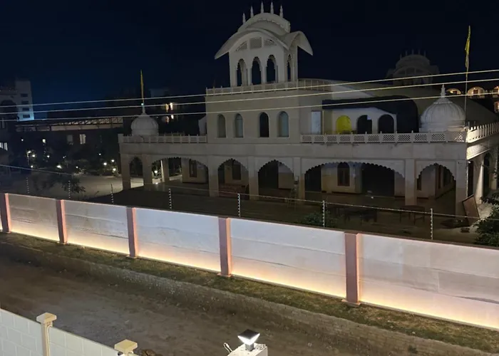 Hotel Jaipur In, Jatipura Parikrama Marg Near Mukharvind Temple
