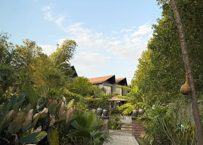 Resort: The Bali House