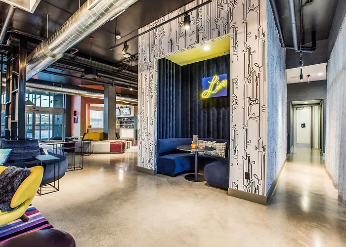 Resort: Aloft Dallas Arlington Entertainment District