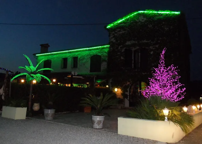 Hôtel accueillant les animaux: Auberge les Aromes