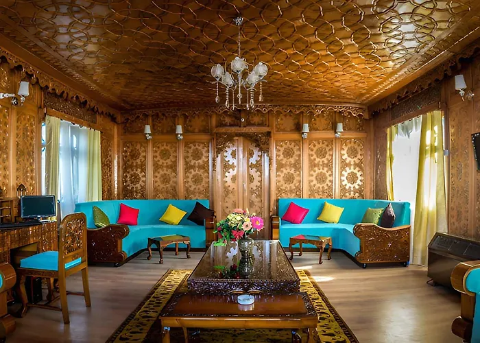 Hareem Group Of Houseboats