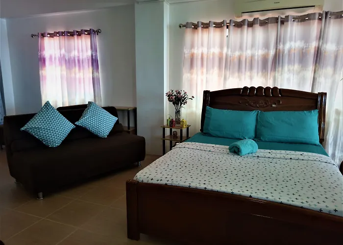 Smallfry'S Beach Resort