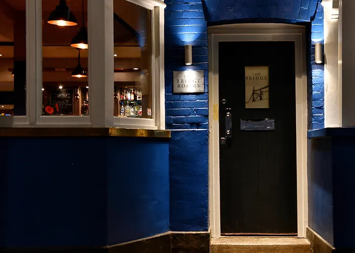 The Bridge Pub & Rooms