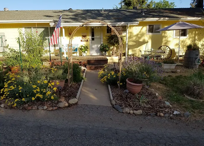 3 star hotel: Yosemite Plaisance Bed & Breakfast