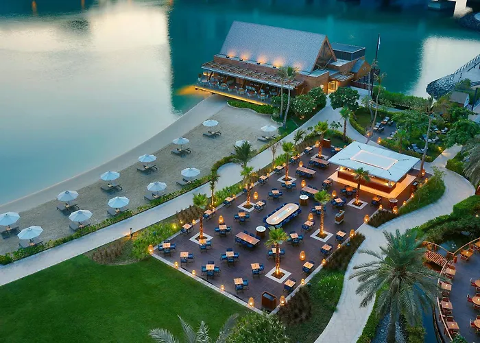 Hôtel pour familles: Beach Rotana - All Suites