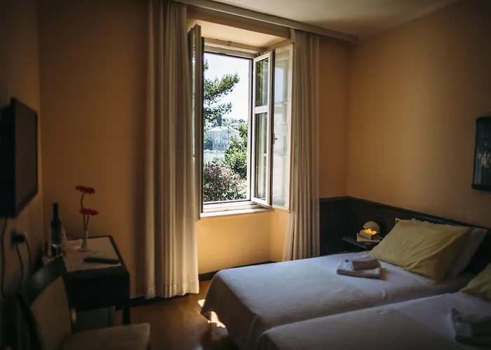 Rooms Villa Amfora