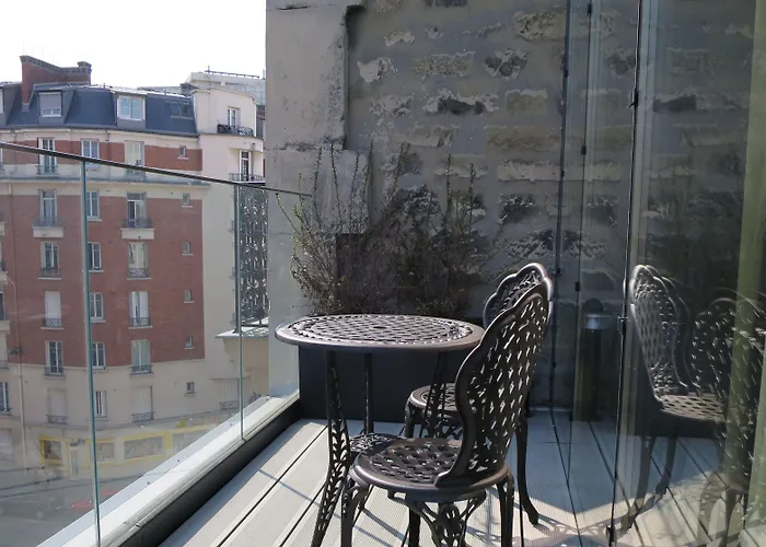 Hôtel accueillant les animaux: Hôtel Villa Eiffel Mademoiselle