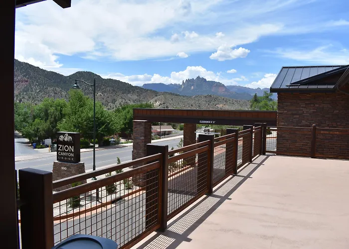 Pet Friendly hotel: Zion Canyon Lodge