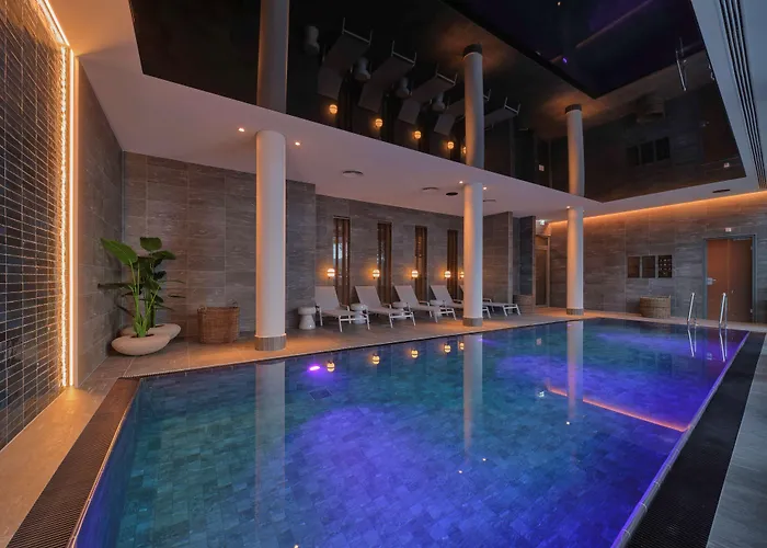 Adina Apartment Belvedere