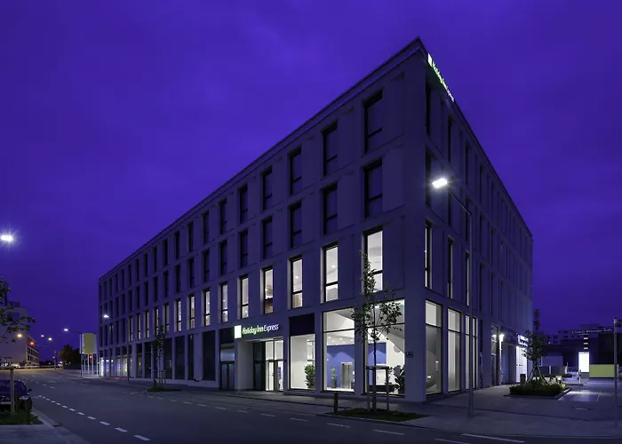 3 SterneHotel Holiday Inn Express - Regensburg By Ihg