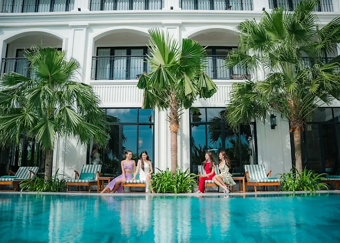 Hotel with pool: Shining Riverside Hoi An Boutique & Spa