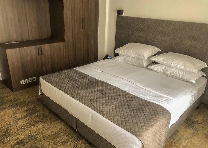 Qama Hotel
