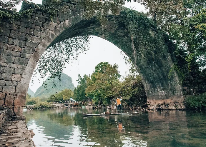 Guilin Bonjour Boutique Hotel- Free Pick Up Service Over 3 Nights