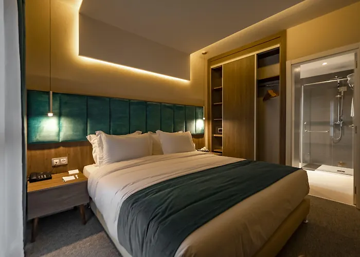 Ad Hotel Pont D'Hydra