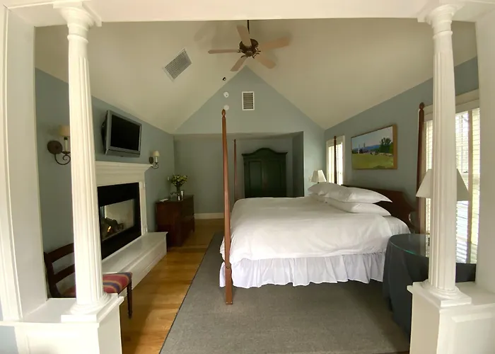 Four Columns Inn
