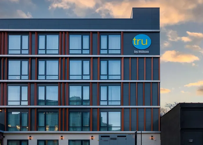 Family resorts Tru By Hilton Brooklyn