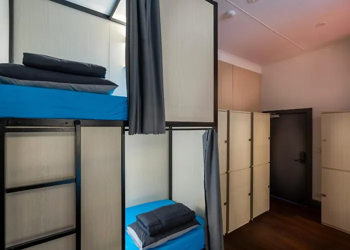 Capsule Perth - Note - Valid Passport Required To Check-In