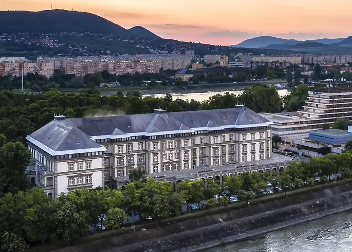 Jacuzzi hotel: Ensana Grand Margaret Island