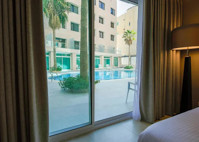 Hotel with pool: Petra Palace Hotel
